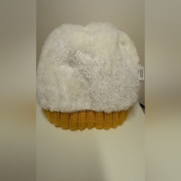 Winter hat - Picture 2 of 3